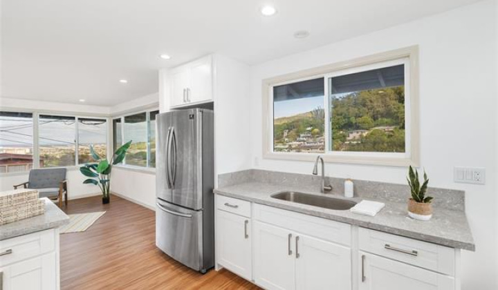 1582 Laulani Street,Honolulu,Hawaii,96819,3 ベッドルーム ベッドルーム,2 バスルームバスルーム,一戸建て,Laulani,18271517