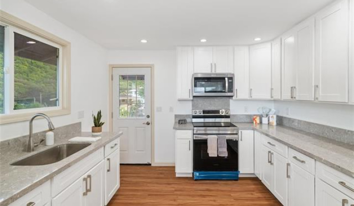 1582 Laulani Street,Honolulu,Hawaii,96819,3 ベッドルーム ベッドルーム,2 バスルームバスルーム,一戸建て,Laulani,18271517