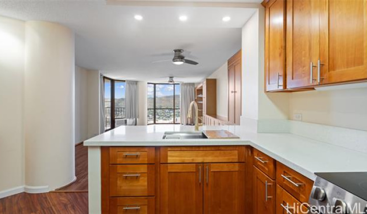 2101 Nuuanu Avenue,Honolulu,Hawaii,96817,3 ベッドルーム ベッドルーム,2 バスルームバスルーム,コンド / タウンハウス,Nuuanu,23,18272040