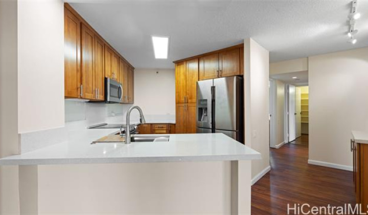 2101 Nuuanu Avenue,Honolulu,Hawaii,96817,3 ベッドルーム ベッドルーム,2 バスルームバスルーム,コンド / タウンハウス,Nuuanu,23,18272040
