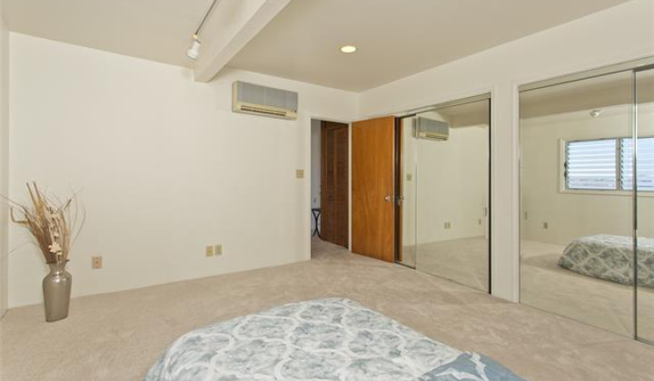 725 Walea Place,Honolulu,Hawaii,96817,4 ベッドルーム ベッドルーム,2 バスルームバスルーム,一戸建て,Walea,18272946