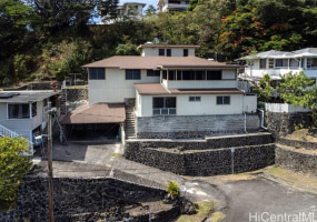 725 Walea Place,Honolulu,Hawaii,96817,4 ベッドルーム ベッドルーム,2 バスルームバスルーム,一戸建て,Walea,18272946