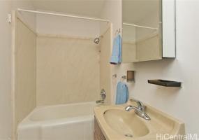 725 Walea Place,Honolulu,Hawaii,96817,4 ベッドルーム ベッドルーム,2 バスルームバスルーム,一戸建て,Walea,18272946