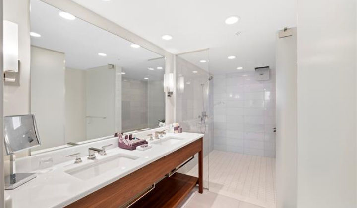 2139 Kuhio Avenue,Honolulu,Hawaii,96815,2 Bedrooms Bedrooms,2 BathroomsBathrooms,Condo/Townhouse,Kuhio,26,18274468