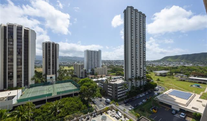 229 Paoakalani Avenue,Honolulu,Hawaii,96815,1 Bedroom Bedrooms,1 BathroomBathrooms,Condo/Townhouse,Paoakalani,14,18276078