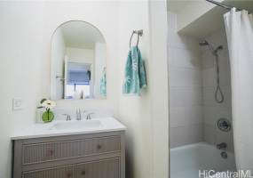 1571 Piikoi Street,Honolulu,Hawaii,96822,2 Bedrooms Bedrooms,1 BathroomBathrooms,Condo/Townhouse,Piikoi,7,18731554