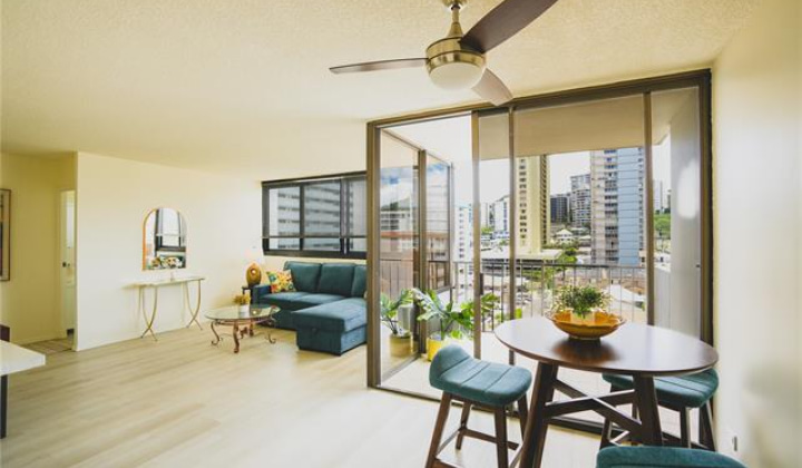 1571 Piikoi Street,Honolulu,Hawaii,96822,2 Bedrooms Bedrooms,1 BathroomBathrooms,Condo/Townhouse,Piikoi,7,18731554