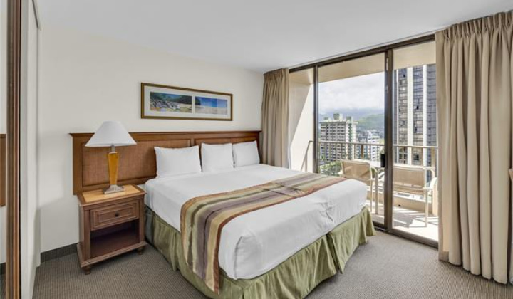 229 Paoakalani Avenue,Honolulu,Hawaii,96815,1 Bedroom Bedrooms,1 BathroomBathrooms,Condo/Townhouse,Paoakalani,14,18276078