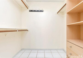 2452 Tusitala Street,Honolulu,Hawaii,96815,2 ベッドルーム ベッドルーム,1 バスルームバスルーム,コンド / タウンハウス,Tusitala,17,18276157