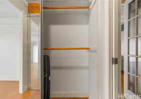 2937 Kalakaua Avenue,Honolulu,Hawaii,96815,1 Bedroom Bedrooms,1 BathroomBathrooms,Condo/Townhouse,Kalakaua,4,18277112