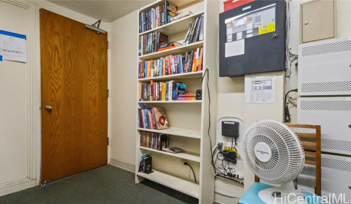 2937 Kalakaua Avenue,Honolulu,Hawaii,96815,1 Bedroom Bedrooms,1 BathroomBathrooms,Condo/Townhouse,Kalakaua,4,18277112