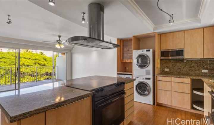 2937 Kalakaua Avenue,Honolulu,Hawaii,96815,1 Bedroom Bedrooms,1 BathroomBathrooms,Condo/Townhouse,Kalakaua,4,18277112