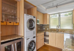 2937 Kalakaua Avenue,Honolulu,Hawaii,96815,1 Bedroom Bedrooms,1 BathroomBathrooms,Condo/Townhouse,Kalakaua,4,18277112