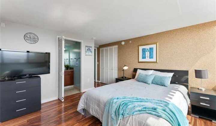 343 Hobron Lane,Honolulu,Hawaii,96815,2 Bedrooms Bedrooms,2 BathroomsBathrooms,Condo/Townhouse,Hobron,44,18277541