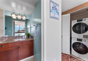 343 Hobron Lane,Honolulu,Hawaii,96815,2 Bedrooms Bedrooms,2 BathroomsBathrooms,Condo/Townhouse,Hobron,44,18277541