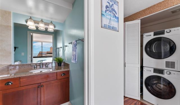 343 Hobron Lane,Honolulu,Hawaii,96815,2 Bedrooms Bedrooms,2 BathroomsBathrooms,Condo/Townhouse,Hobron,44,18277541