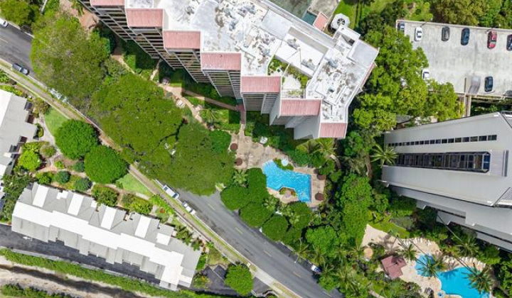 555 Hahaione Street,Honolulu,Hawaii,96825,1 Bedroom Bedrooms,2 BathroomsBathrooms,Condo/Townhouse,Hahaione,9,19449518