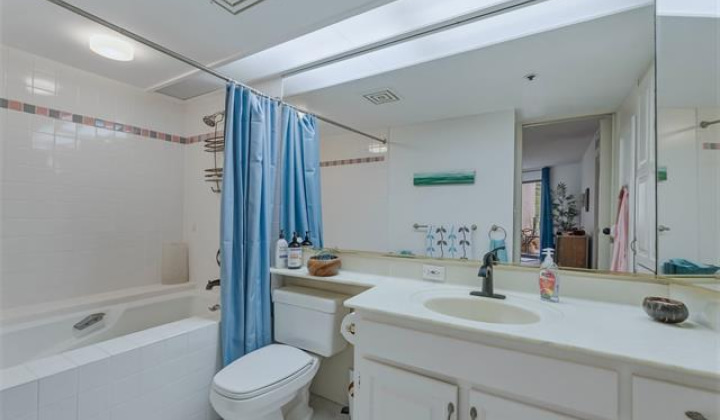 555 Hahaione Street,Honolulu,Hawaii,96825,1 Bedroom Bedrooms,2 BathroomsBathrooms,Condo/Townhouse,Hahaione,9,19449518