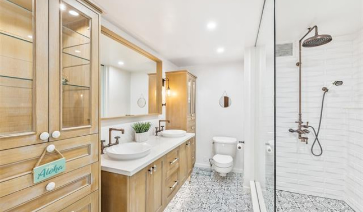 2979 Kalakaua Avenue,Honolulu,Hawaii,96815,1 Bedroom Bedrooms,1 BathroomBathrooms,Condo/Townhouse,Kalakaua,8,18278360