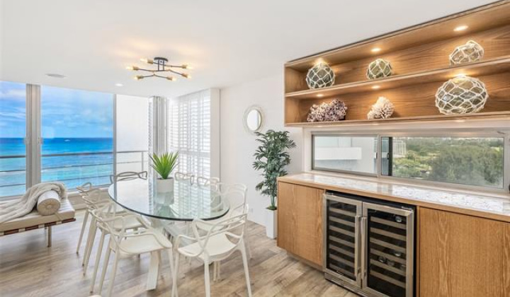 2979 Kalakaua Avenue,Honolulu,Hawaii,96815,1 Bedroom Bedrooms,1 BathroomBathrooms,Condo/Townhouse,Kalakaua,8,18278360
