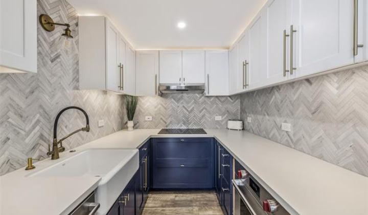 2979 Kalakaua Avenue,Honolulu,Hawaii,96815,1 Bedroom Bedrooms,1 BathroomBathrooms,Condo/Townhouse,Kalakaua,8,18278360