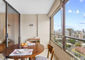 1717 Mott Smith Drive,Honolulu,Hawaii,96822,2 ベッドルーム ベッドルーム,2 バスルームバスルーム,コンド / タウンハウス,Mott Smith,17,18278404