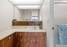 1717 Mott Smith Drive,Honolulu,Hawaii,96822,2 ベッドルーム ベッドルーム,2 バスルームバスルーム,コンド / タウンハウス,Mott Smith,17,18278404