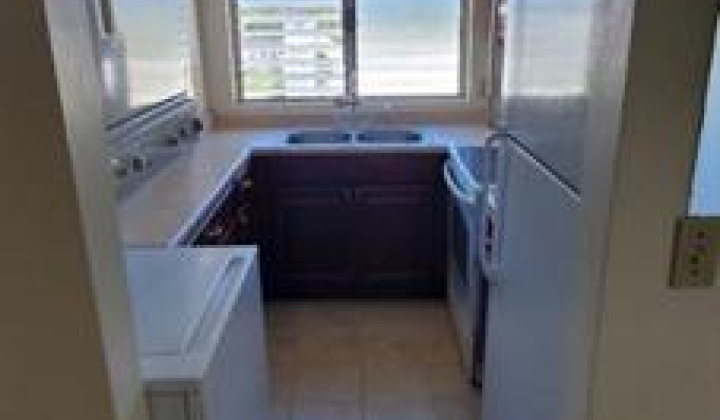 1555 Pohaku Street,Honolulu,Hawaii,96817,1 Bedroom Bedrooms,1 BathroomBathrooms,Condo/Townhouse,Pohaku,6,18278637