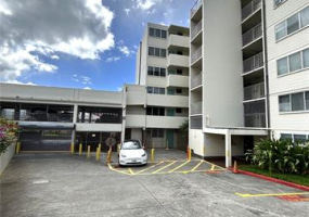 1555 Pohaku Street,Honolulu,Hawaii,96817,1 Bedroom Bedrooms,1 BathroomBathrooms,Condo/Townhouse,Pohaku,6,18278637