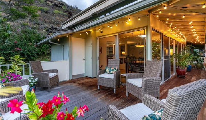 1510 Kalaniiki Street,Honolulu,Hawaii,96821,3 Bedrooms Bedrooms,2 BathroomsBathrooms,Single family,Kalaniiki,18279050