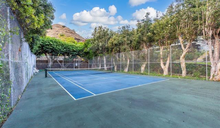 1510 Kalaniiki Street,Honolulu,Hawaii,96821,3 Bedrooms Bedrooms,2 BathroomsBathrooms,Single family,Kalaniiki,18279050