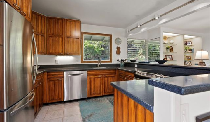 1510 Kalaniiki Street,Honolulu,Hawaii,96821,3 Bedrooms Bedrooms,2 BathroomsBathrooms,Single family,Kalaniiki,18279050
