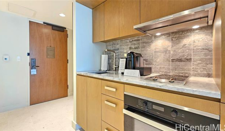 383 Kalaimoku Street,Honolulu,Hawaii,96815,1 BathroomBathrooms,Condo/Townhouse,Kalaimoku,20,18279374