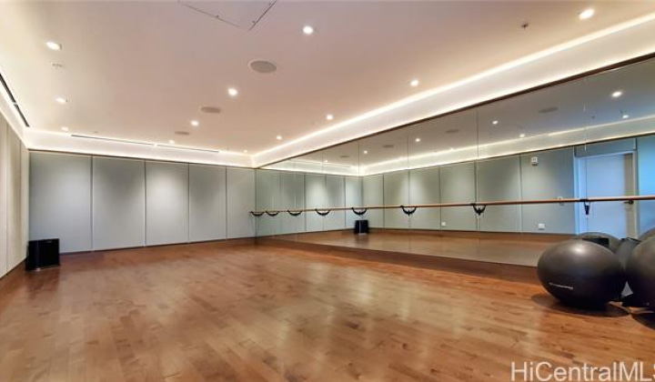 383 Kalaimoku Street,Honolulu,Hawaii,96815,1 BathroomBathrooms,Condo/Townhouse,Kalaimoku,20,18279374