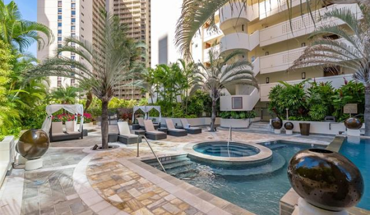 1837 Kalakaua Avenue,Honolulu,Hawaii,96815,3 Bedrooms Bedrooms,2 BathroomsBathrooms,Condo/Townhouse,Kalakaua,33,18735063
