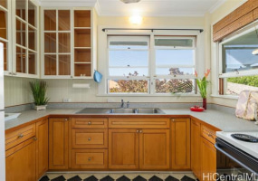 3242 Hinano Street,Honolulu,Hawaii,96815,5 ベッドルーム ベッドルーム,2 バスルームバスルーム,一戸建て,Hinano,18281215