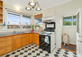 3242 Hinano Street,Honolulu,Hawaii,96815,5 ベッドルーム ベッドルーム,2 バスルームバスルーム,一戸建て,Hinano,18281215