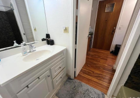 1750 Kalakaua Avenue,Honolulu,Hawaii,96826,1 BathroomBathrooms,Condo/Townhouse,Kalakaua,18,18281772