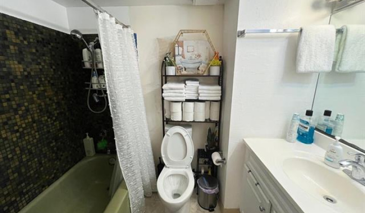 1750 Kalakaua Avenue,Honolulu,Hawaii,96826,1 BathroomBathrooms,Condo/Townhouse,Kalakaua,18,18281772