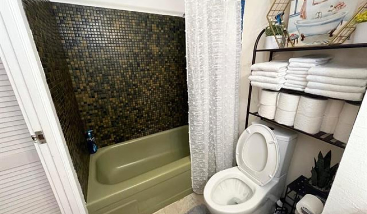 1750 Kalakaua Avenue,Honolulu,Hawaii,96826,1 BathroomBathrooms,Condo/Townhouse,Kalakaua,18,18281772