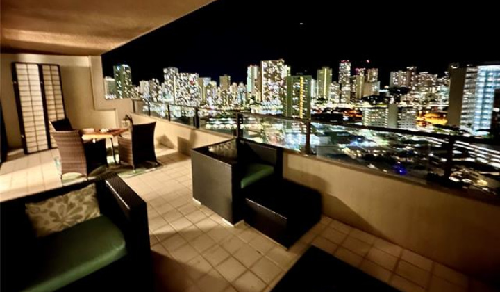 581 Kamoku Street,Honolulu,Hawaii,96826,2 ベッドルーム ベッドルーム,2 バスルームバスルーム,コンド / タウンハウス,Kamoku,24,18738233