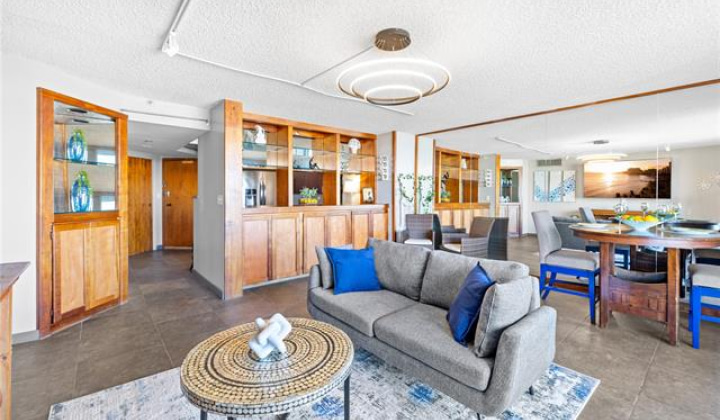 581 Kamoku Street,Honolulu,Hawaii,96826,2 ベッドルーム ベッドルーム,2 バスルームバスルーム,コンド / タウンハウス,Kamoku,24,18738233