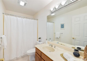 607 Isenberg Street,Honolulu,Hawaii,96826,1 Bedroom Bedrooms,1 BathroomBathrooms,Condo/Townhouse,Isenberg,2,17859757