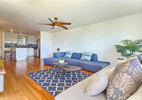 425 Ena Road,Honolulu,Hawaii,96815,1 Bedroom Bedrooms,1 BathroomBathrooms,Condo/Townhouse,Ena,9,17860162