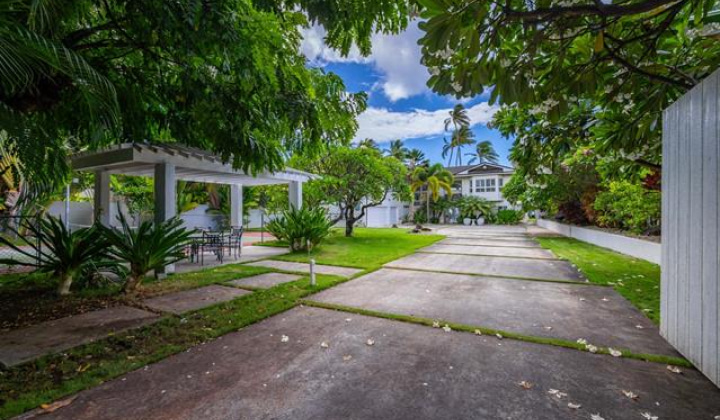 5641 Kalanianaole Highway,Honolulu,Hawaii,96821,5 ベッドルーム ベッドルーム,5 バスルームバスルーム,一戸建て,Kalanianaole,18283265