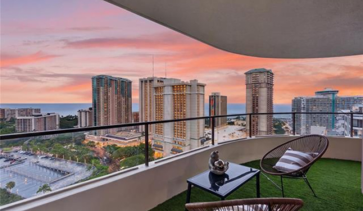 1910 Ala Moana Boulevard,Honolulu,Hawaii,96815,2 ベッドルーム ベッドルーム,2 バスルームバスルーム,コンド / タウンハウス,Ala Moana,27,19456419