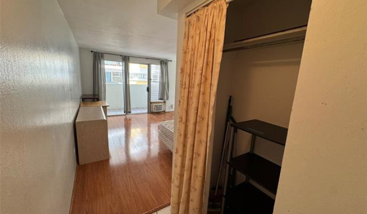 2463 Kuhio Avenue,Honolulu,Hawaii,96815,1 BathroomBathrooms,Condo/Townhouse,Kuhio,4,18741163