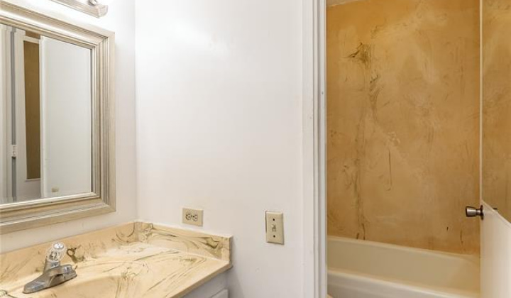 1630 Liholiho Street,Honolulu,Hawaii,96822,1 Bedroom Bedrooms,1 BathroomBathrooms,Condo/Townhouse,Liholiho,14,18285549