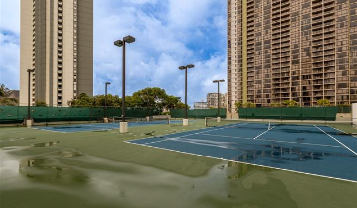 300 Wai Nani Way,Honolulu,Hawaii,96815,1 ベッドルーム ベッドルーム,1 バスルームバスルーム,コンド / タウンハウス,Wai Nani,11,18741645