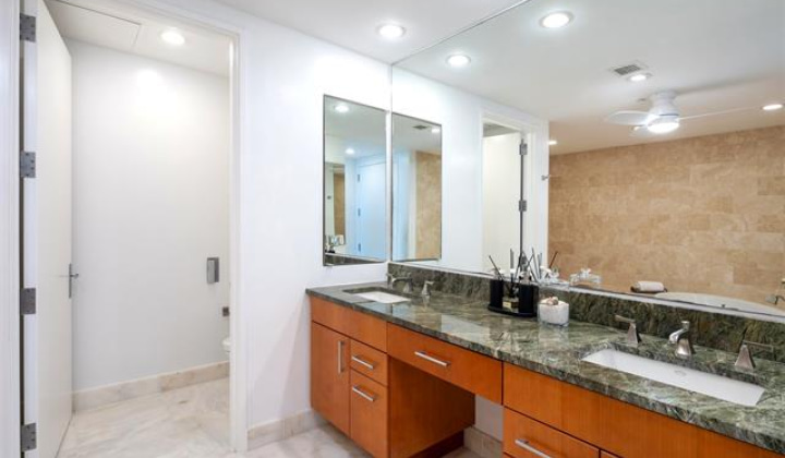 1288 Ala Moana Boulevard,Honolulu,Hawaii,96814,2 Bedrooms Bedrooms,2 BathroomsBathrooms,Condo/Townhouse,Ala Moana,5,18286259